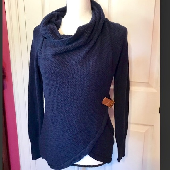 Nwot Venus Side Buckle Sweater 